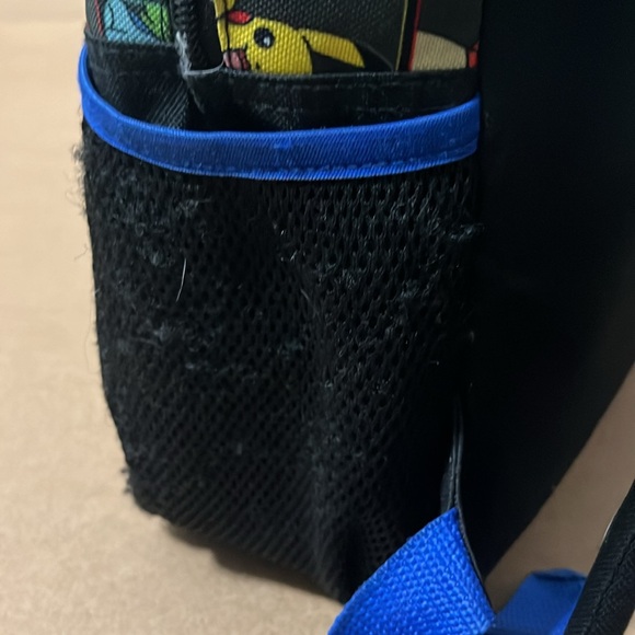 Pokémon Pokéball Backpack - Picture 6 of 10